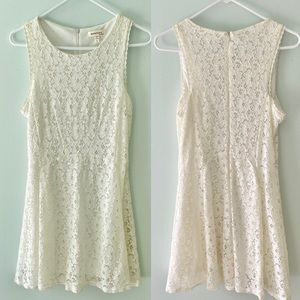 Juniors Zip up white/cream dress